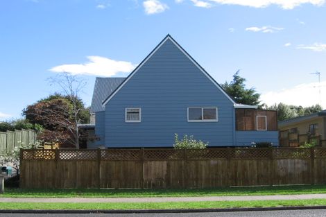 Photo of property in 2/64 Stanniland Street, Sunnyhills, Auckland, 2010