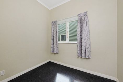 Photo of property in 82 Glenmore Street, Northland, Wellington, 6012