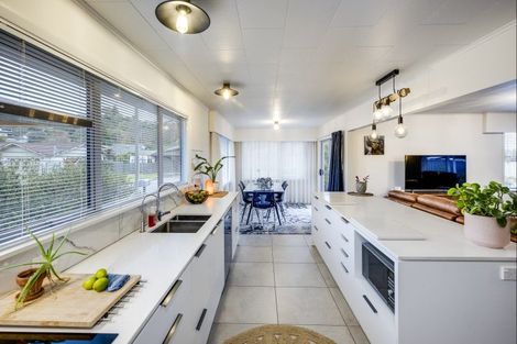 Photo of property in 9 Lowther Place, Taradale, Napier, 4112