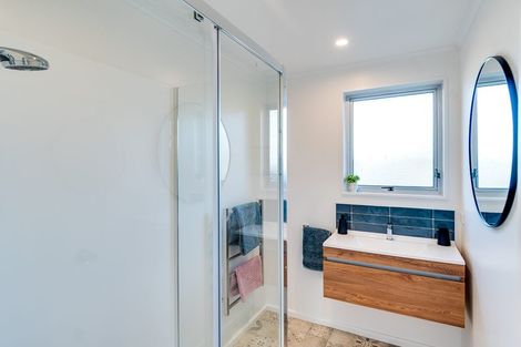 Photo of property in 11 Chester Street, Taradale, Napier, 4112