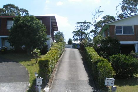 Photo of property in 1/30 Ravenwood Drive, Forrest Hill, Auckland, 0620
