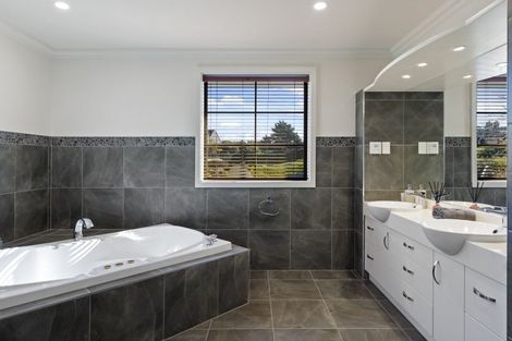 Photo of property in 70 Belleview Terrace, Mount Pleasant, Christchurch, 8081