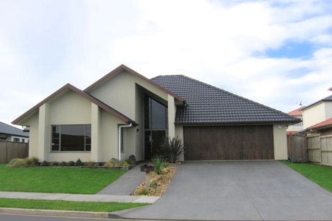 Photo of property in 14 Duntrune Road, Flat Bush, Auckland, 2016