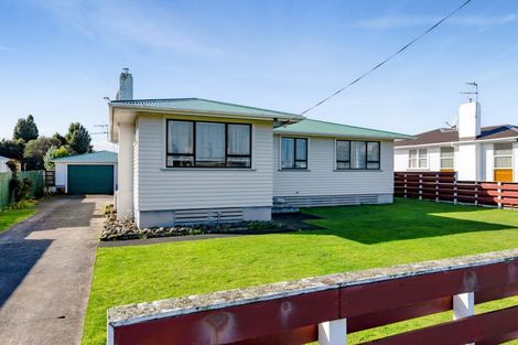 Photo of property in 44 Reid Avenue, Hawera, 4610
