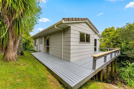 Photo of property in 1/14 Sunward Rise, Glenfield, Auckland, 0629