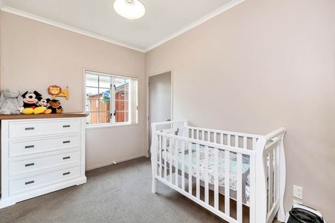 Photo of property in 12 Mulvaney Crescent, Henderson, Auckland, 0612