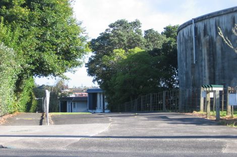 Photo of property in 1/102 Pupuke Road, Hillcrest, Auckland, 0627