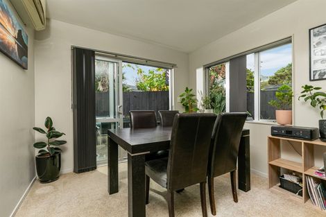 Photo of property in 48 Makora Road, Massey, Auckland, 0614