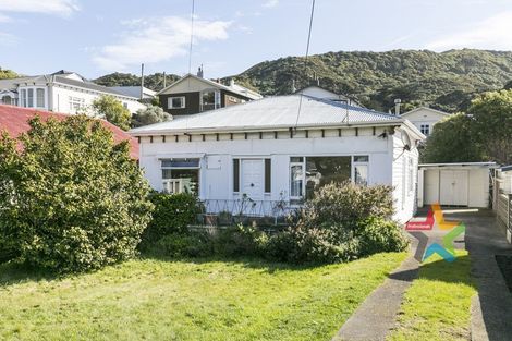 Photo of property in 30 The Parade, Island Bay, Wellington, 6023