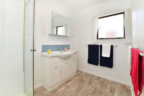 Photo of property in 14 Melandra Road, Stanmore Bay, Whangaparaoa, 0932