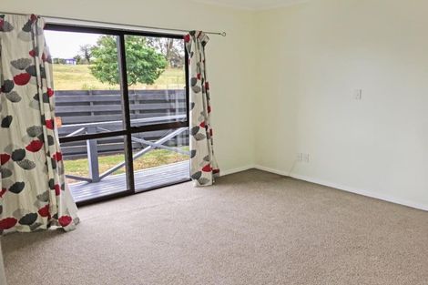 Photo of property in 7 Peter Hall Drive, Kelvin Grove, Palmerston North, 4414