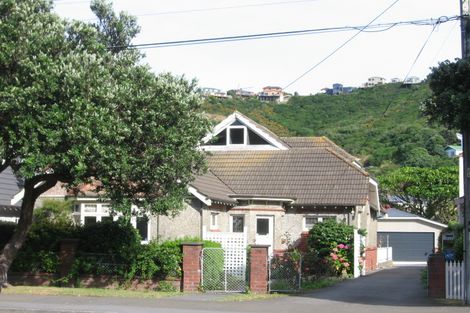 Photo of property in 242 The Parade, Island Bay, Wellington, 6023