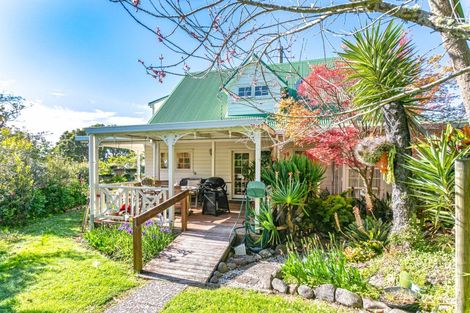 Photo of property in 202 Paku Drive, Tairua, 3508