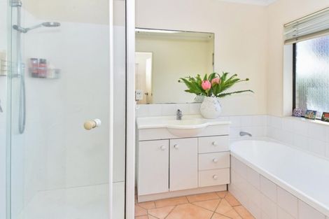Photo of property in 28b Hillcrest Road, Papatoetoe, Auckland, 2025
