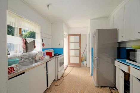 Photo of property in 23 Smythe Road, Henderson, Auckland, 0612