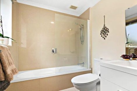 Photo of property in 11 Logan Place, Waiuku, 2123