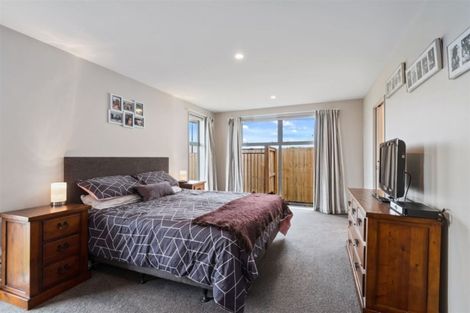 Photo of property in 27 Davaar Crescent, Broomfield, Christchurch, 8042