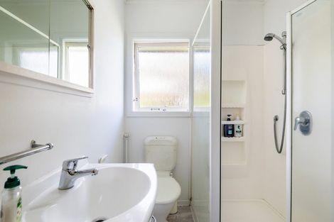 Photo of property in 2/28b Sunnynook Road, Sunnynook, Auckland, 0620
