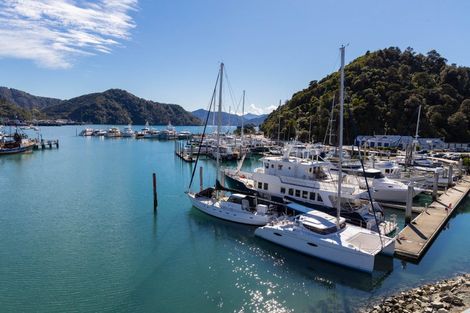 Photo of property in Oxleys Rock Apartments, 401/6 London Quay, Picton, 7220