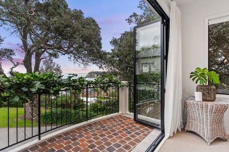 Photo of property in 10 Zita Avenue, Matakatia, Whangaparaoa, 0930