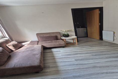 Photo of property in 208 Don Buck Road, Massey, Auckland, 0614