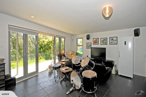 Photo of property in 126 Creswick Terrace, Northland, Wellington, 6012