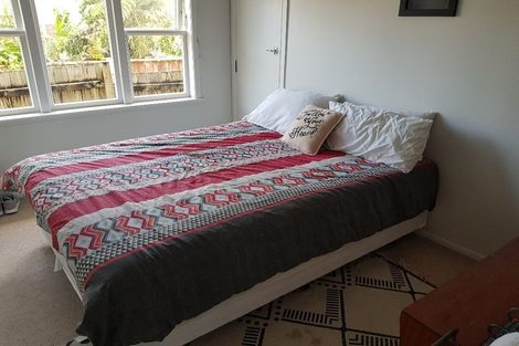 Photo of property in 37 Edmonton Road, Henderson, Auckland, 0612