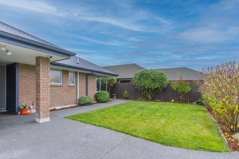 Photo of property in 2/12 Kirsten Place, Parklands, Christchurch, 8083