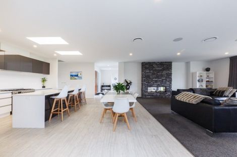 Photo of property in 33 Hartwell Drive, Kelvin Grove, Palmerston North, 4470