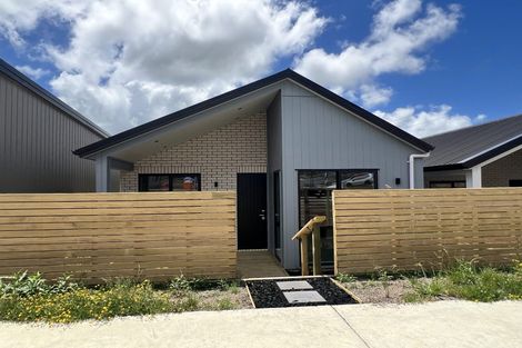 Photo of property in 28 Neretva Avenue, Massey, 0614