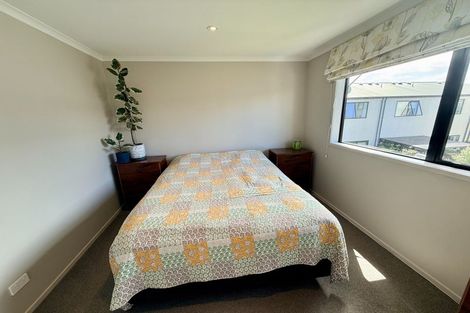 Photo of property in 17 Kerewhenua Crescent, Hobsonville, Auckland, 0616
