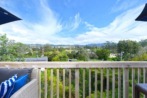 Photo of property in 57b Rangeview Road, Sunnyvale, Auckland, 0612