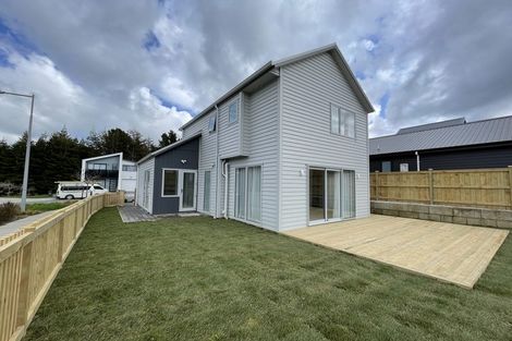 Photo of property in 17 Paparahi Place, Wainui, 0992