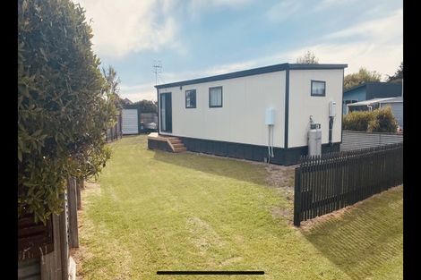 Photo of property in 52 Nash Parade, Foxton Beach, Foxton, 4815