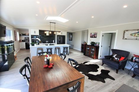 Photo of property in 130 Highland Drive, Acacia Bay, Taupo, 3385