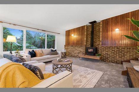 Photo of property in 40 Valley View Road, Glenfield, Auckland, 0629