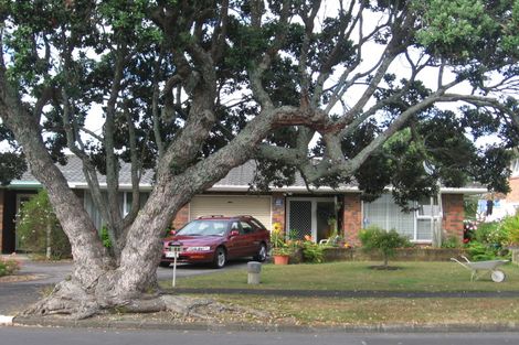 Photo of property in 1/35 Lynwood Road, New Lynn, Auckland, 0600