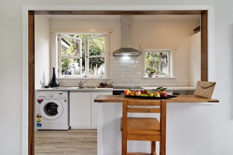 Photo of property in 207 Godley Road, Titirangi, Auckland, 0604