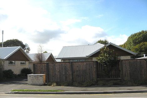 Photo of property in 2/194 Waimairi Road, Ilam, Christchurch, 8041