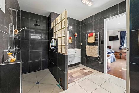 Photo of property in 2 Iwanui Close, Waitara, 4320