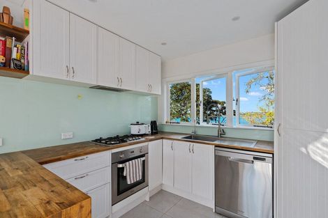 Photo of property in 49 Chatham Avenue, Paremoremo, Auckland, 0632