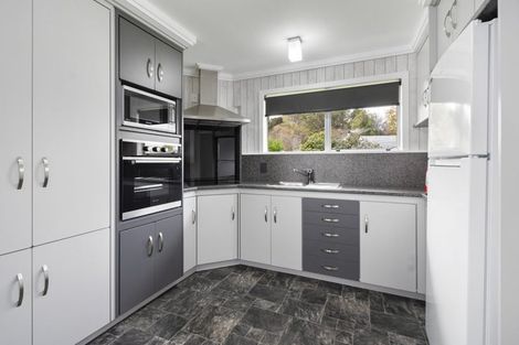 Photo of property in 30 Ongo Road, Hunterville, 4730