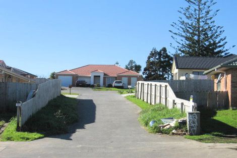 Photo of property in 60 Glenveagh Park Drive, Weymouth, Auckland, 2103