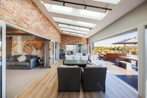 Photo of property in 9 Paterson Lane, Kelvin Grove, Palmerston North, 4470