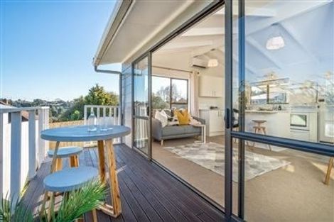 Photo of property in 1/18 Glenfield Road, Birkenhead, Auckland, 0626