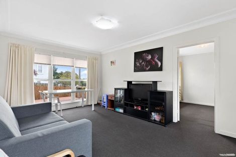 Photo of property in 53 Bruce Road, Glenfield, Auckland, 0629