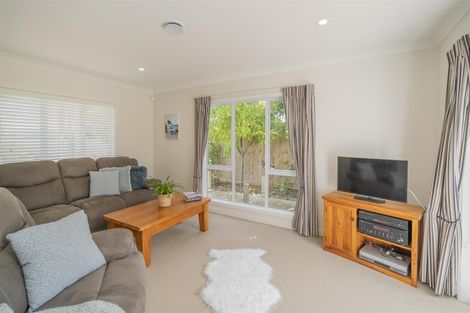 Photo of property in 3 Mermaid Place, Whitianga, 3510