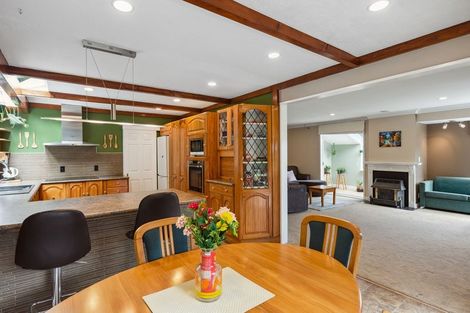 Photo of property in 15b Kakariki Grove, Waikanae, 5036