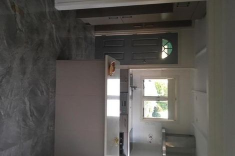 Photo of property in 6 Paton Avenue, Te Atatu South, Auckland, 0610