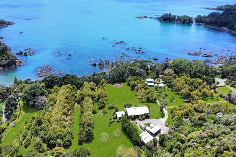 Photo of property in 8328 State Highway 35, Whanarua Bay, Te Kaha, 3199